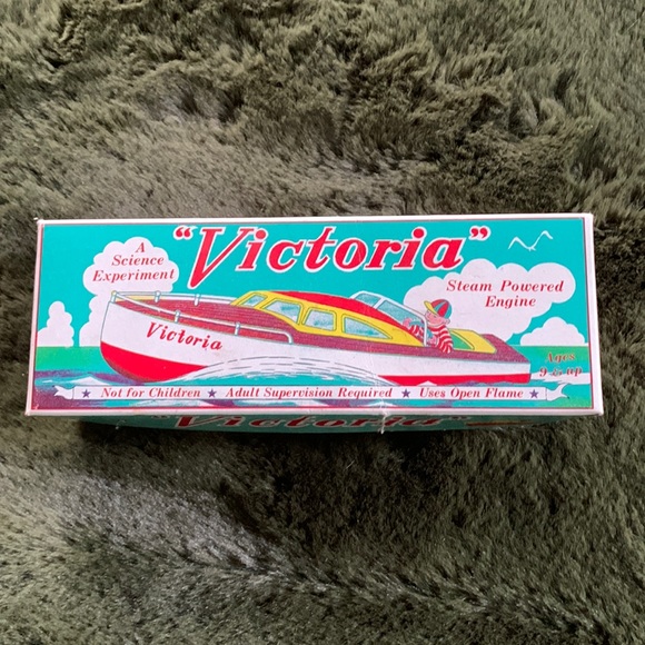 1996 Victoria, a Science Experiment - Picture 2 of 8